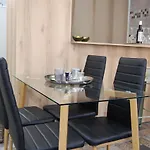 Apartamentos Los Jardines& Parking